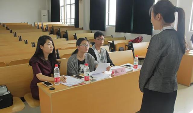 00后|“抱歉,我们不要上网课的毕业生”,00后面试被拒绝,理由很可笑