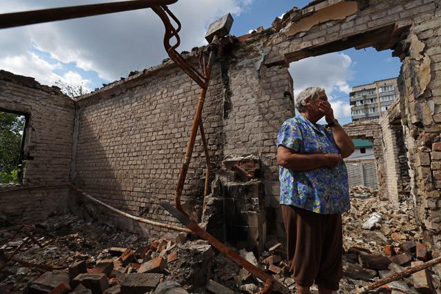 四百万乌克兰人返乡,有人冒着风险装修新家,有人抓紧结婚