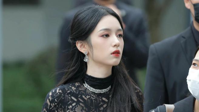 很想很想你|周也黑裙好贵气！檀健次像漫画男主，开始期待《很想很想你》了！