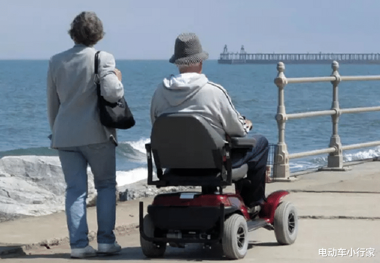 盘点老年人最爱的几类代步车,操作都很简单,哪个更“适老化”?