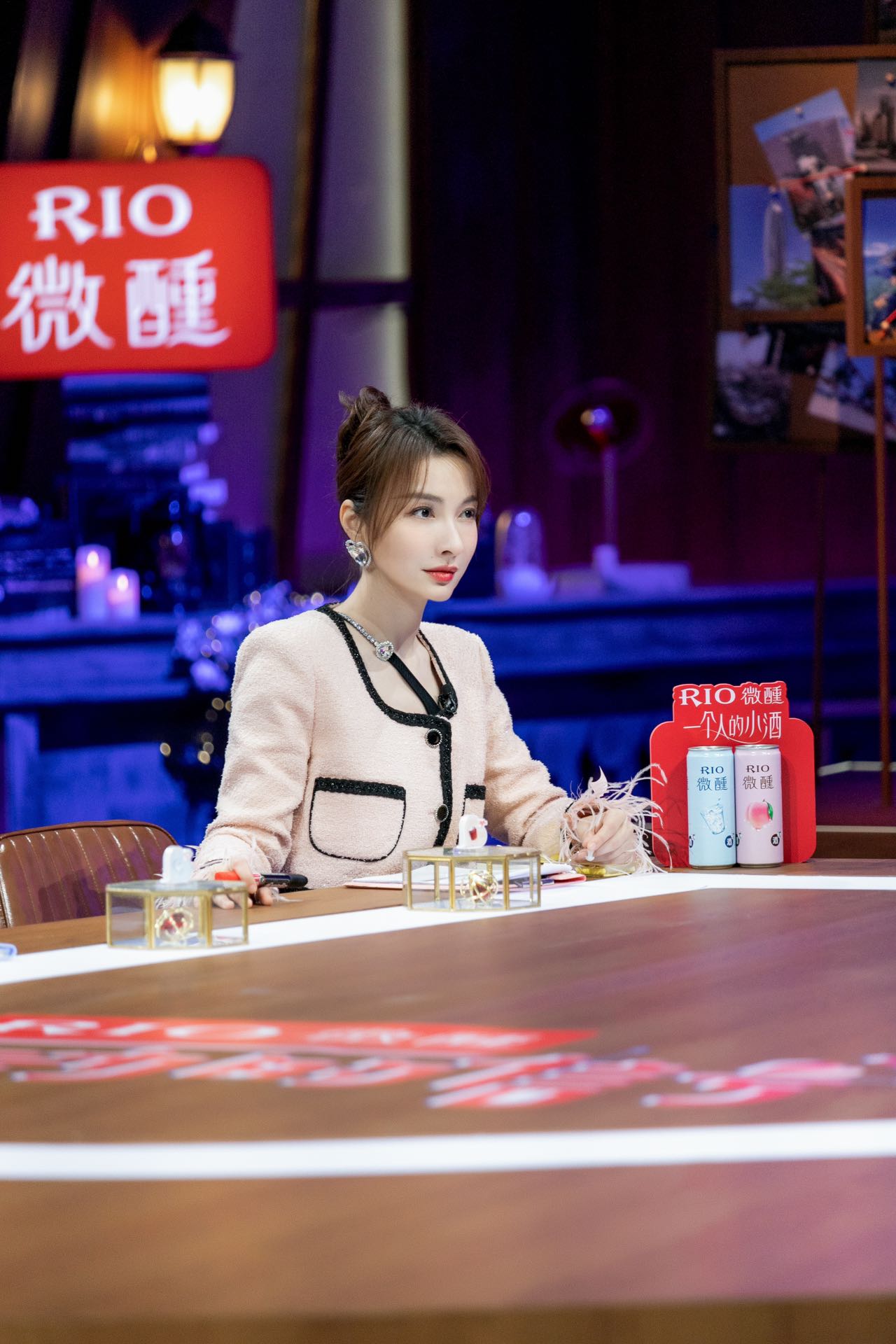 吴昕|吴昕《心动的信号5》沉浸爱的氛围 赞嘉宾是勇敢追爱的“孤勇者”