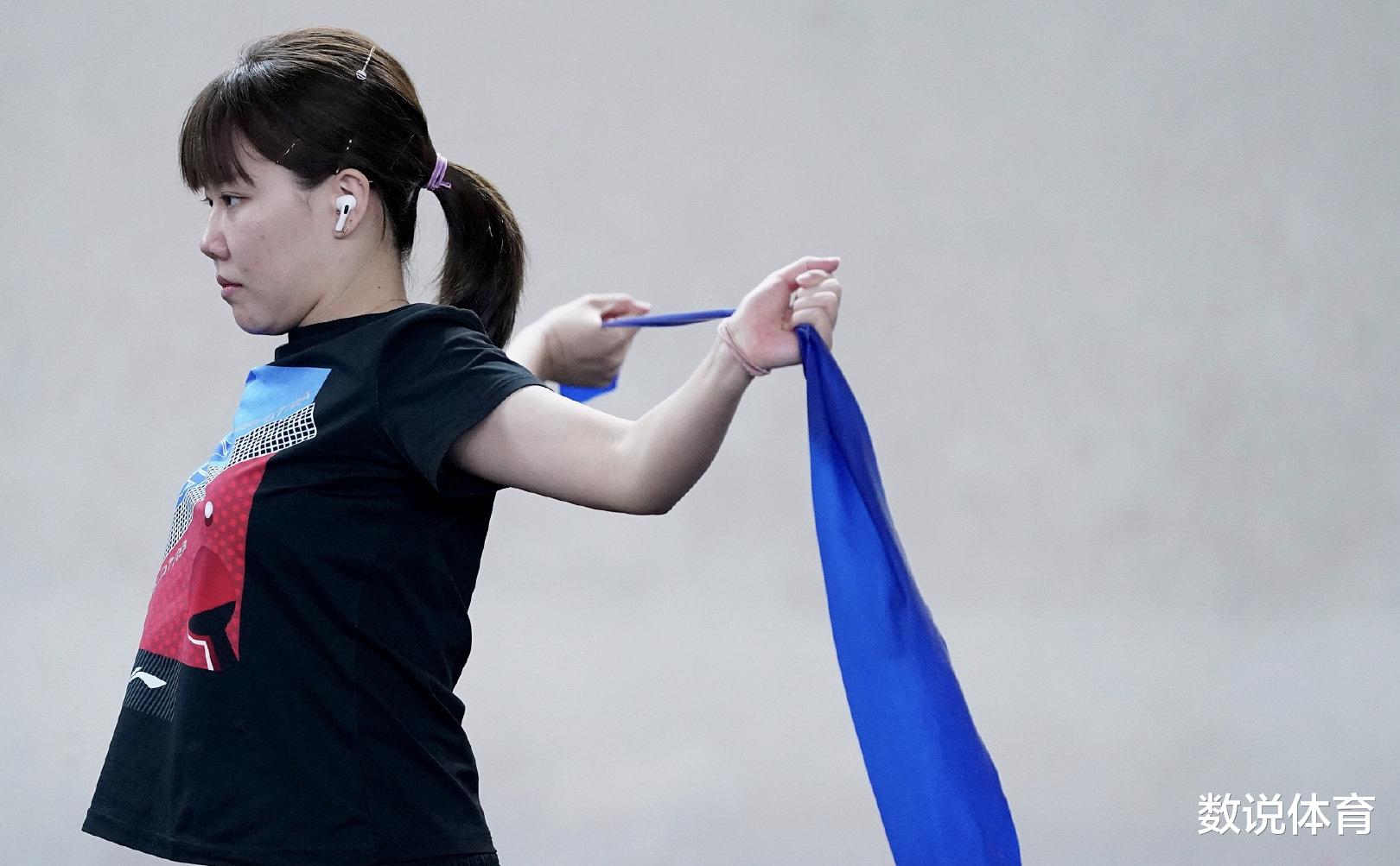 nbl|国乒接班人颜值很高！在海边戴墨镜笑容甜美，她能获得亚运资格吗