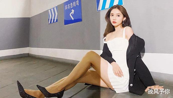 美娜|富二代秦奋的前女友，笑起来有点像朱茵，乃腾讯NBA最美女主播