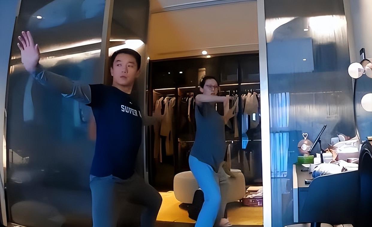 苗苗|苗苗：三年为郑恺生俩娃，至今没有掌管财政大权，向老公要生活费