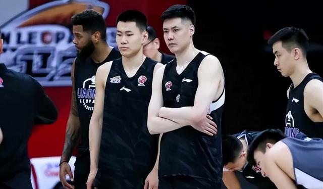 新疆男篮|辽篮追逐周琦诚意满满！杨鸣5换1力求双赢，新疆队会接受吗？