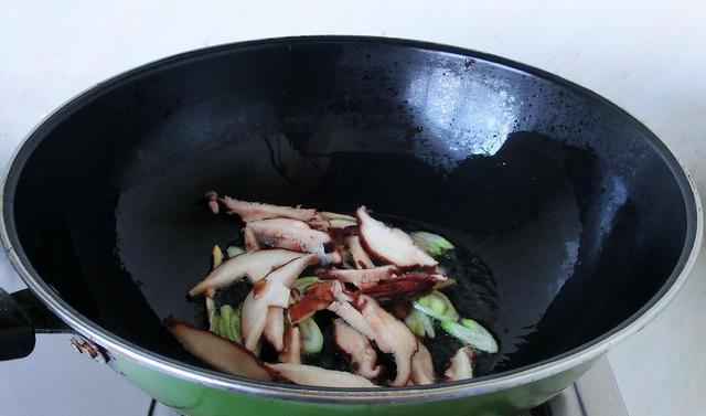 明天寒露,无论多忙,建议“吃这3菜1汤”,顺应节气,健康过秋