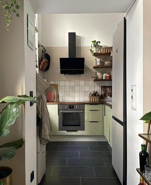 26岁柏林女主家,仅阳台就圈粉无数,一个人的岁月静好,羡煞旁人