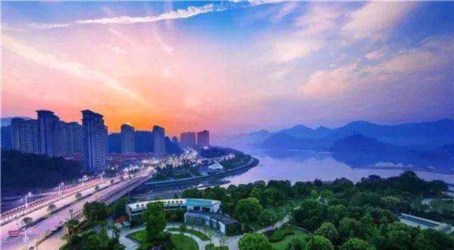 徽州|浙江这座城市招人喜欢，名气不及杭州、绍兴，美景风光却很迷人