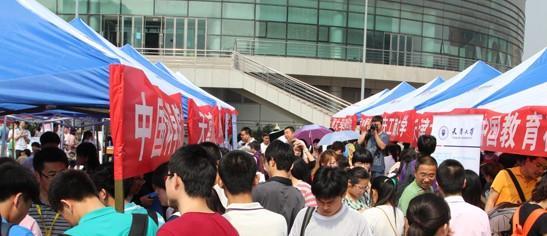 硕士研究生|当了研究生后才明白，不同家庭的学生，导师“对待”也是截然不同