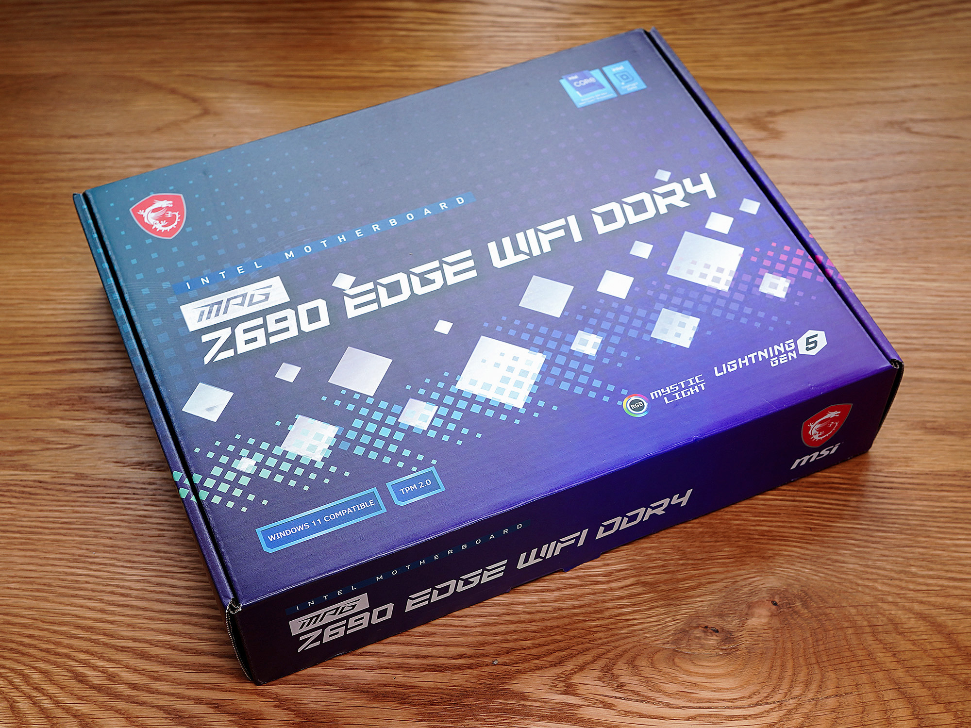 主板|科技以“换色”为本？黑化的刀锋-Z690 EDGE主板开箱评测