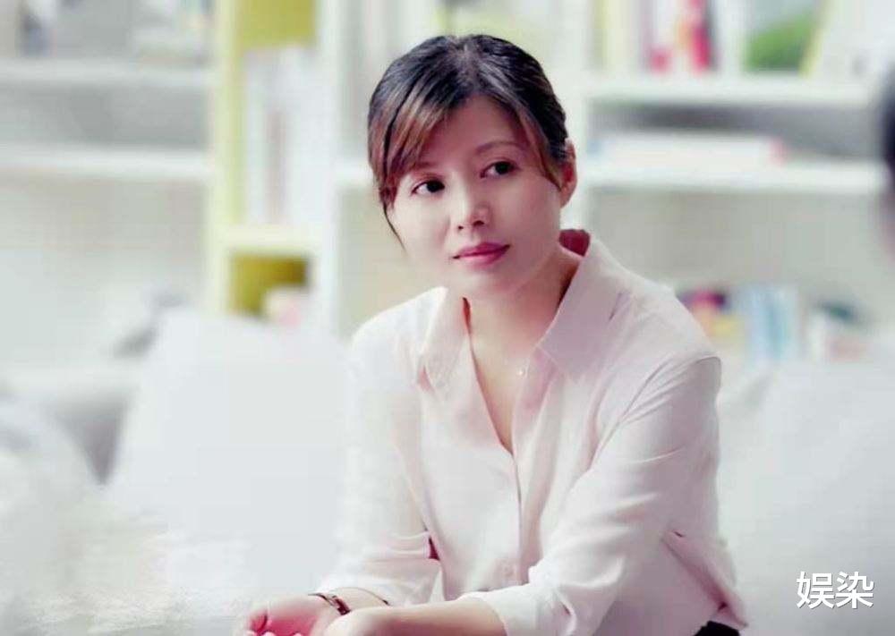 傅程鹏|傅程鹏前妻程素：捧红丈夫，陪他21年从无到有，却在41岁被抛弃