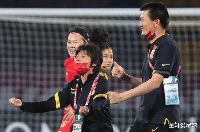 中国女足|9-1！世界冠军踢疯了，10分钟连入4球，中国女足世界杯前景如何？