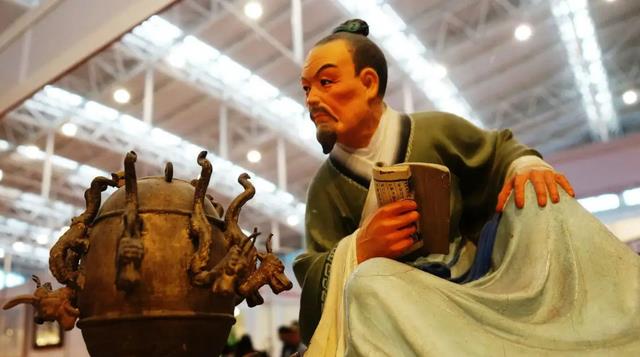 张衡地动仪被移出教科书,原因到底是啥?房梁吊块肉都比这强