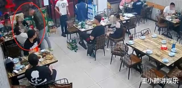 唐山被打女孩终于发声,表示身心受到巨大创伤,目前还在心理治疗