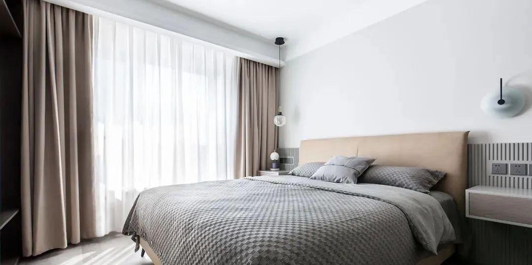 112㎡现代两居,4处柜门变房门,这个家到处都是“密室”,有趣