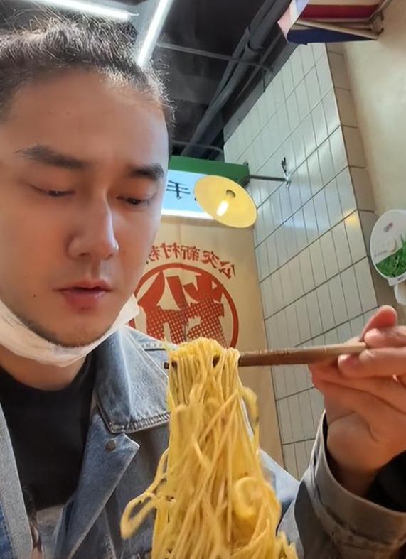 蒋劲夫|“家暴男”蒋劲夫落魄？如今靠收破烂为生？