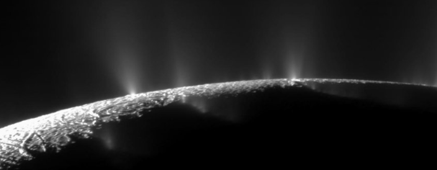 土星卫星上存在大量的水吗?如果有,和地球一样吗?