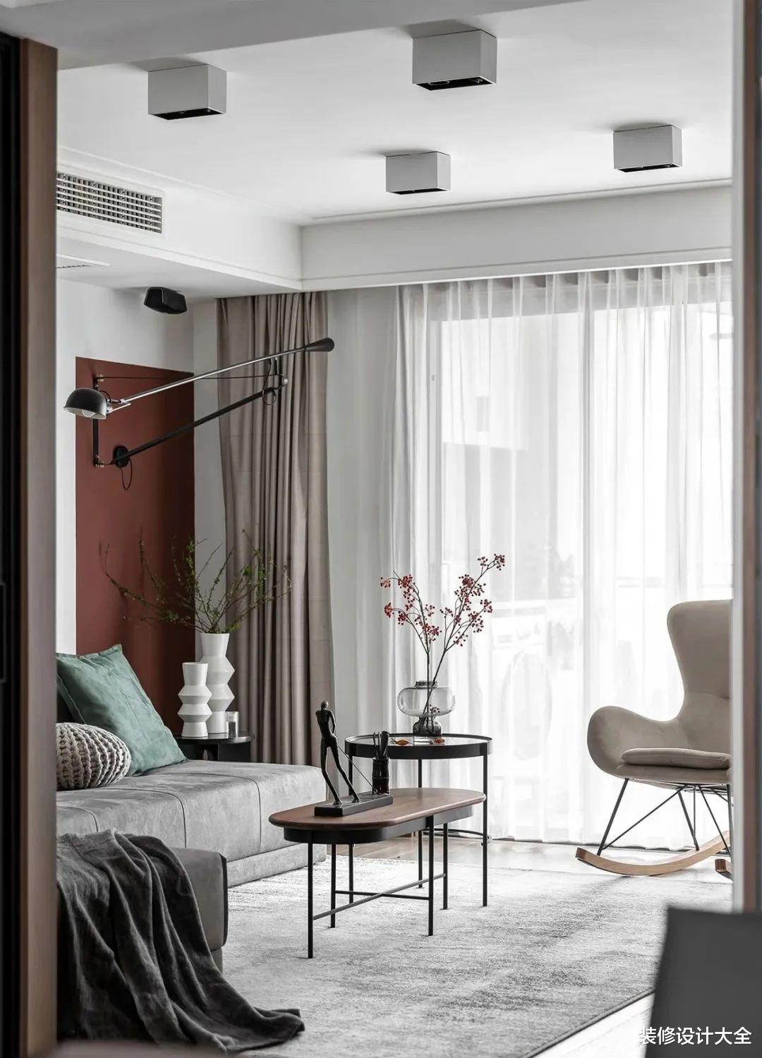 115㎡现代简约三室,储藏室隔出玄关,北阳台改出西厨!