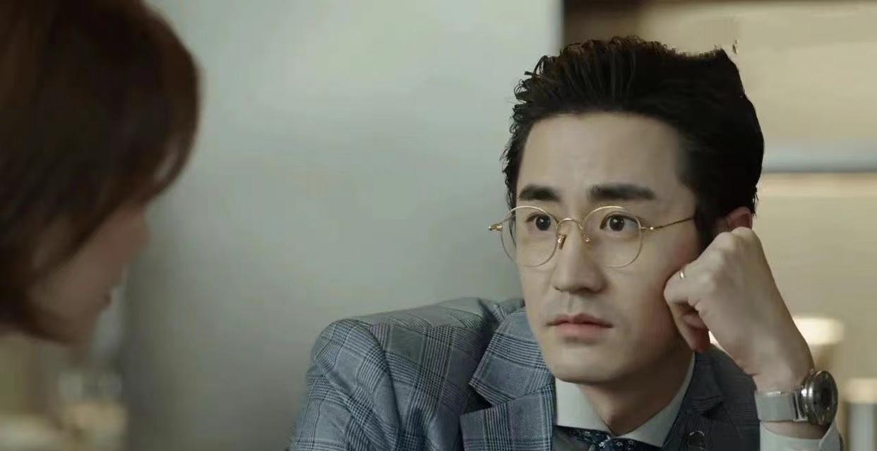 纵有疾风起|看《县委大院》再看《纵有疾风起》,被吹捧成老戏骨的人藏不住了