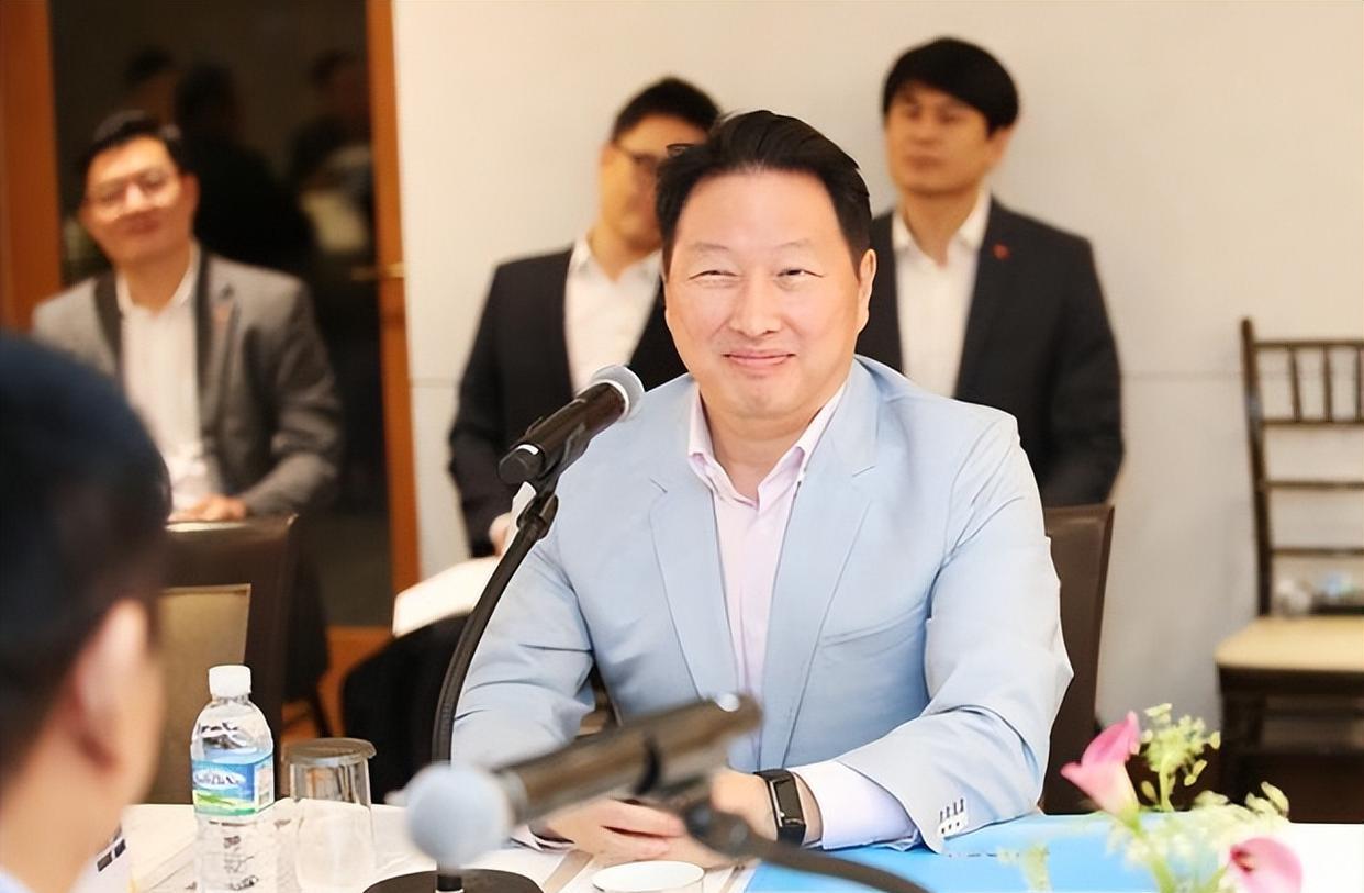 韩国财阀有多猖狂?为情妇羞辱总统千金,殴打员工却反讹七千万