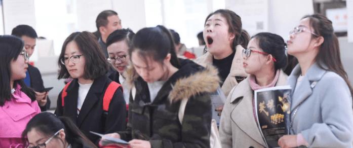 招聘|中铁某局迎来“寒冬期”，薪资6000元不吃香吗？校招碰了一鼻子灰