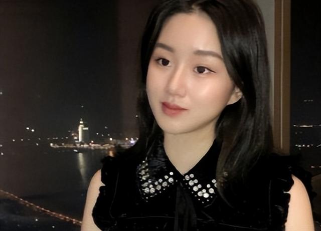 孟非|孟非女儿罕见曝光，颜值胜过章泽天郭德纲想认她做儿媳有多漂亮？