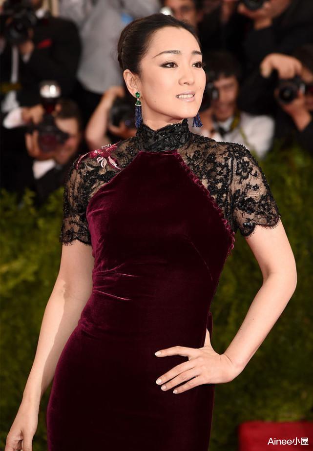 邓文迪|巩俐邓文迪同框看出差别,丰满比骨感还有优势,气质才是第一位的