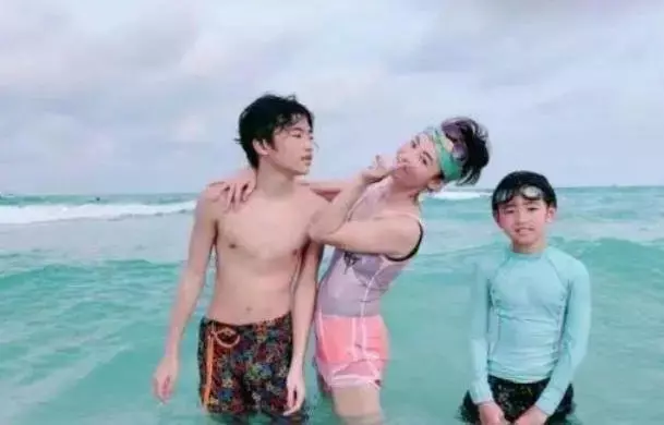 谢霆锋|谢霆锋:儿子长相一眼难尽,小眼睛大鼻子,被吐槽撞脸谐星王宝强