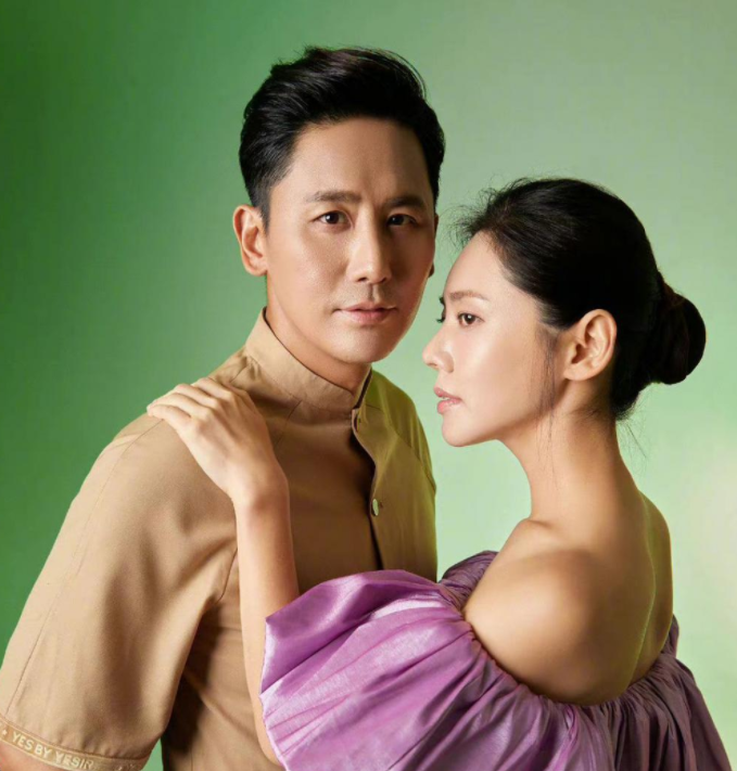 秋瓷炫|秋瓷炫于晓光带四岁儿子用餐,网友拍到女方表情严肃指夫妻俩吵架