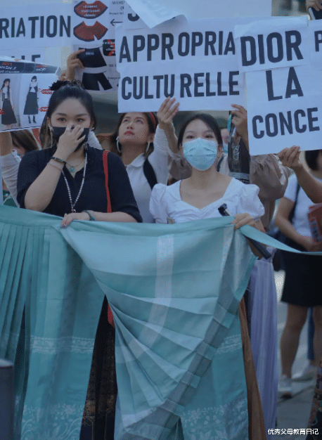 大学生|放假的大学生变身小镇“刺头”，不是在挑事，就是在去挑事的路上