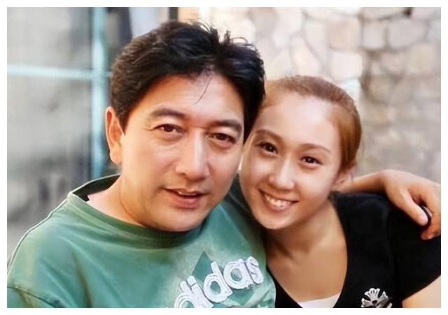 水均益女儿水亦诗：为父母离异落泪，如今将继母杨迪当闺蜜