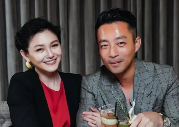 汪小菲|曝汪小菲再出轨！与女子醉酒卧床，张颖颖却不在意