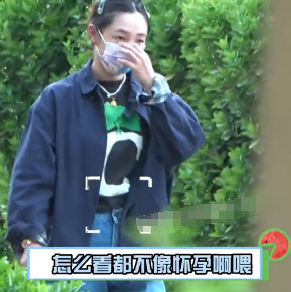 白百何|白百何一家三口出行被拍！老公张思麟抱娃首次露面