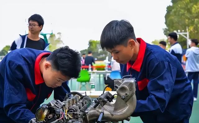 高考|技校生选专业太重要了，推荐几个前景好的专业，工资高而且不过时