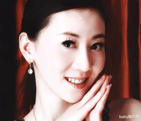 汤加丽|汤加丽:因“人体模特”和丈夫离婚,被父亲冷战,今46岁孤身一人