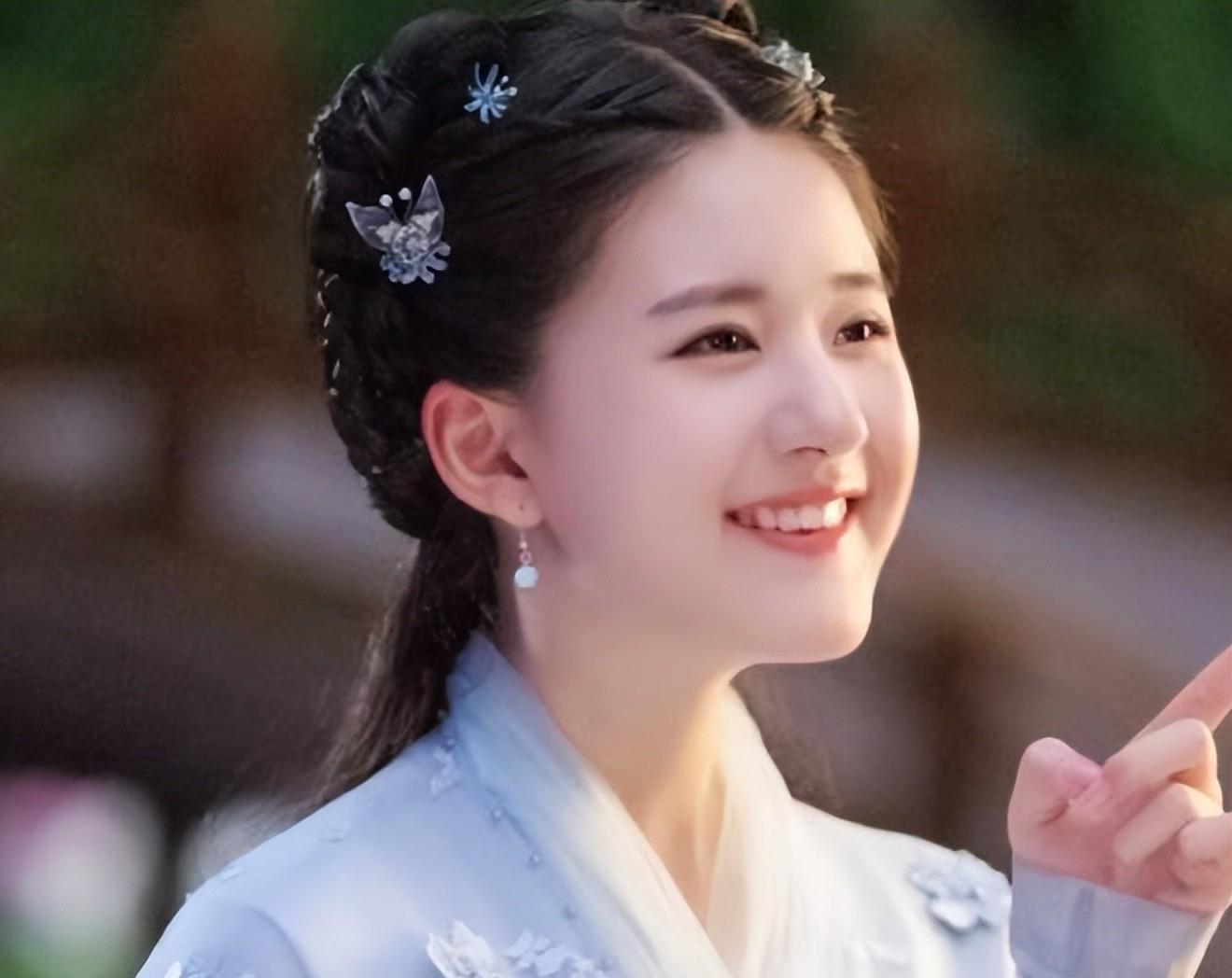 赵露思|“顶级绿茶”赵露思：碰瓷赵丽颖，拉踩肖战、宋茜，她被骂亏吗？