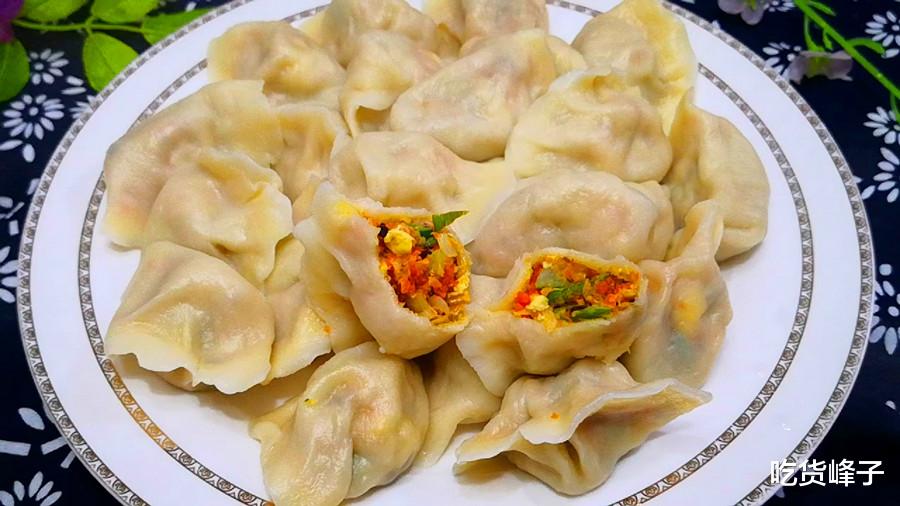 包饺子，芹菜韭菜靠边站，用它做馅鲜美多汁，香而不腻，比肉饺子香，不懂吃可惜了~