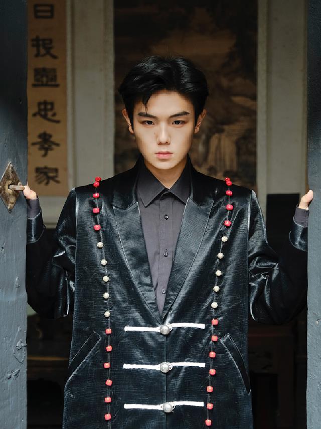 垫底辣孩|网红“垫底辣孩”向张若昀道歉,网友并不买账,直呼这事儿不能忍