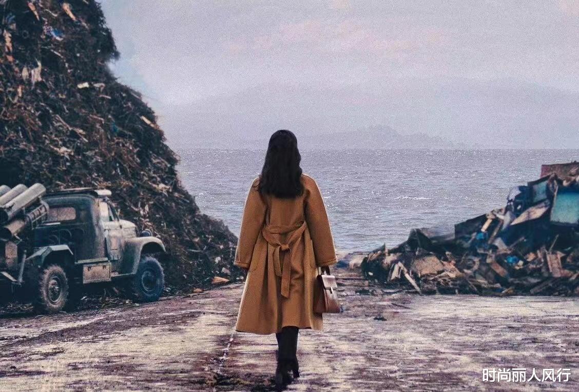 赵丽颖|赵丽颖新剧终于杀青！首张剧照曝光造型封神，穿黑色大衣美的冷艳