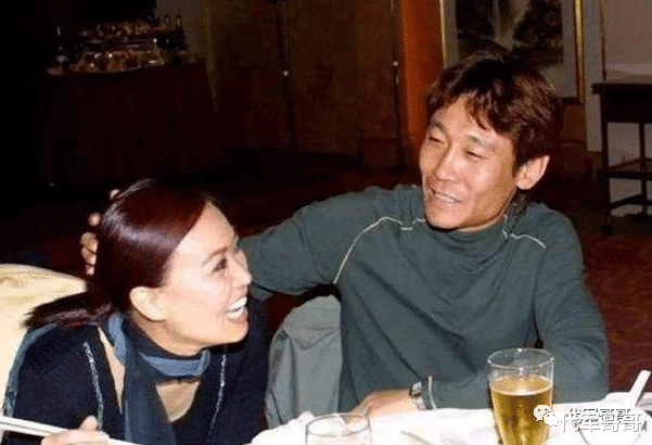 高峰|那英跟高峰同居十年没结婚，生下儿子还被抛弃，如今那英报复真狠