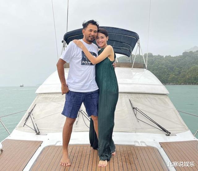 重症监护室|女星嫁大24岁富商，为对方追生三胎，不幸流产后至今仍在ICU抢救