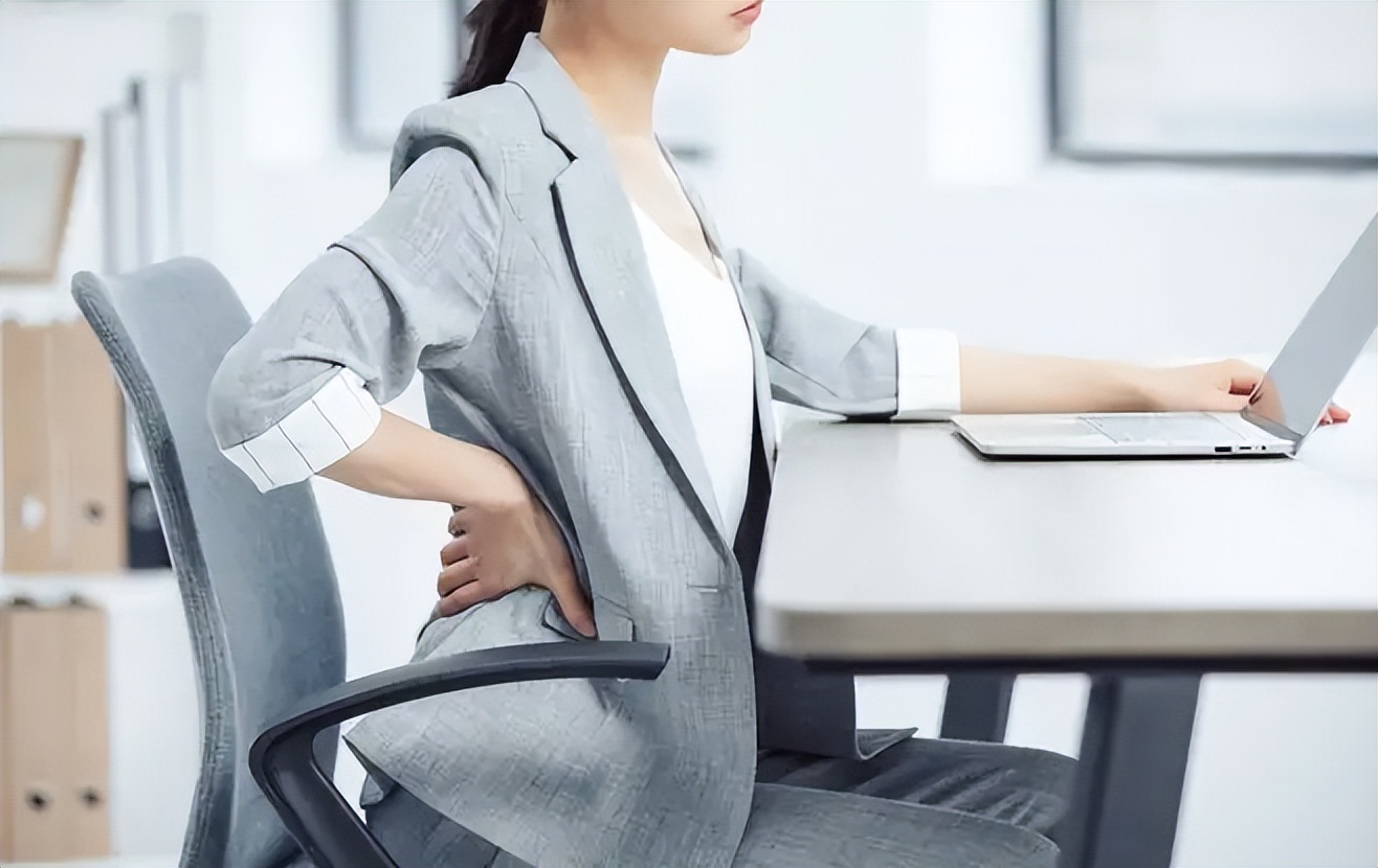 河南|女生拒绝加班被开除，在网上发视频讲述遭遇，却反遭公司起诉赔偿