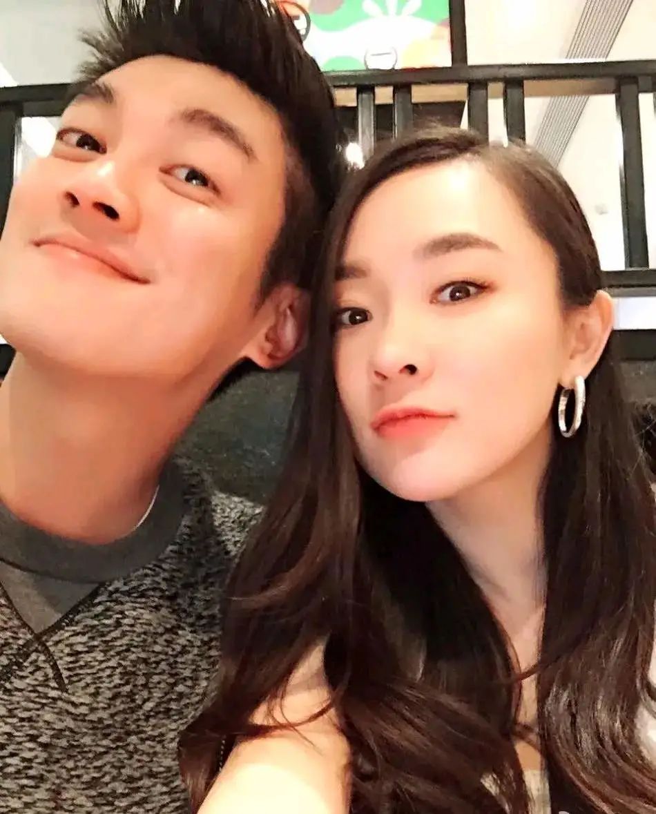 杜江|杜江被曝勾搭网红,“宠妻人设”崩塌,出轨多年还在演恩爱夫妻?