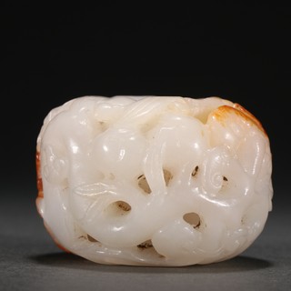 和田玉籽料|清代 和田玉籽料蝙蝠灵芝纹雕件