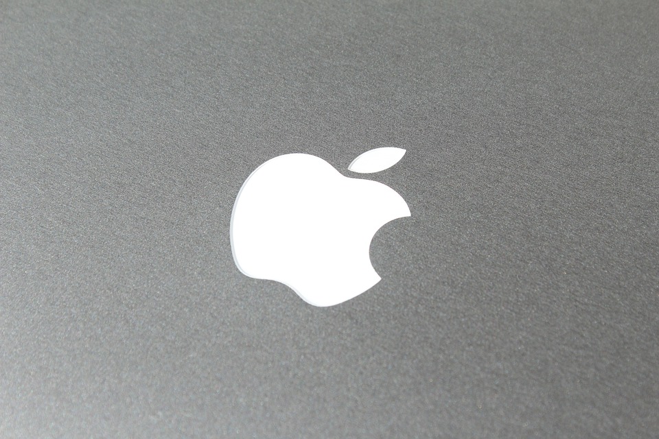 苹果新MacBook将发布：市占率有望创新高，摁着对手打