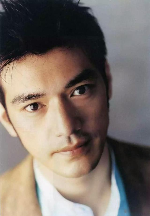 人到中年|这8位知名男星,年轻时迷倒万千女性,人到中年颜值大变样