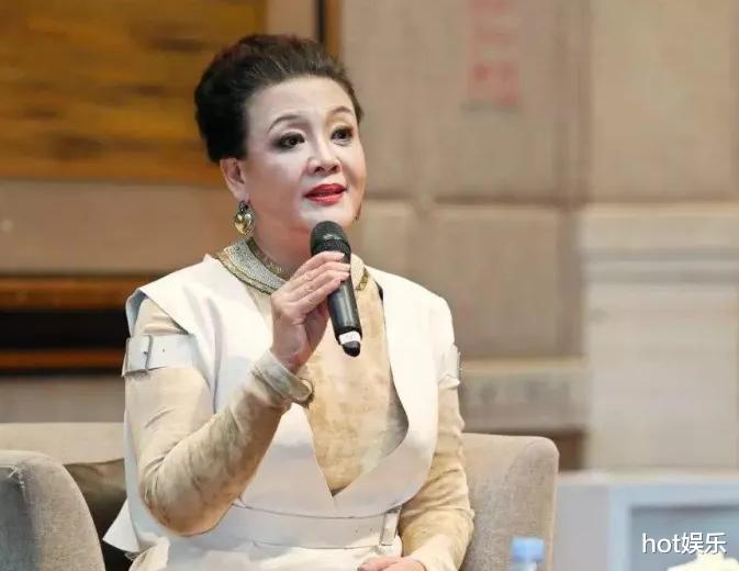 张兰|大S关注徐芳三天，张兰火速向徐芳发律师函，评论区：贼喊捉贼