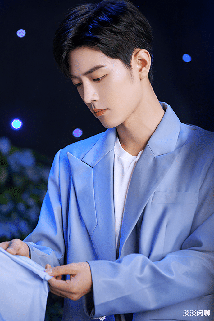 肖战|肖战一场直播引多方震动！实至名归，好资源频频招手！