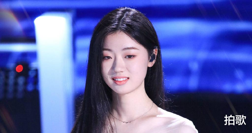 单依纯|综艺不断，资源不错的单依纯，会成为下一个张碧晨吗？