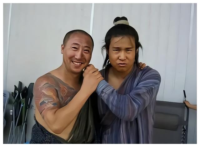 张小光|赵本山爱徒张小光，年入百万却生活节俭，为省50元高速费命丧黄泉